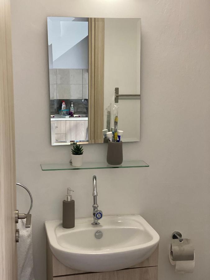 Modern City Center Appartment Saripolou Limassol Extérieur photo